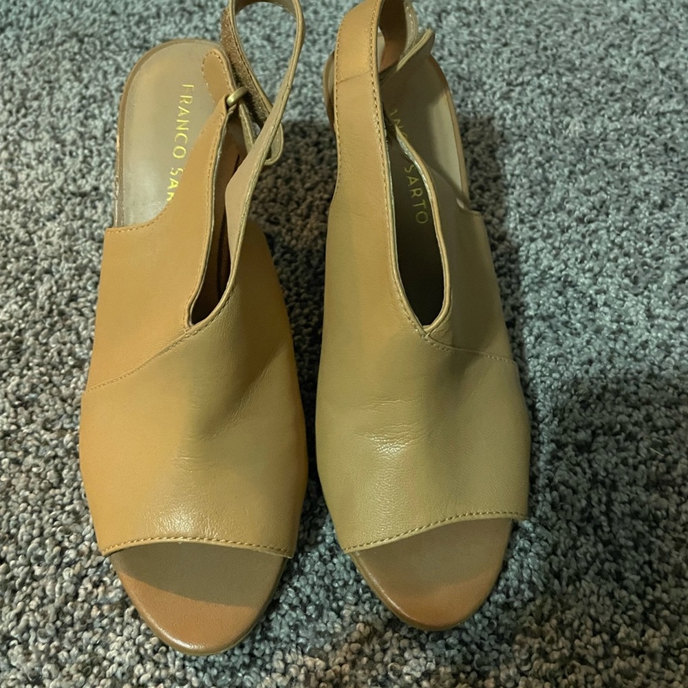 Tan leather heels